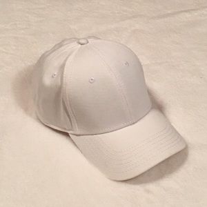 New without tags white unisex ball cap by Otto